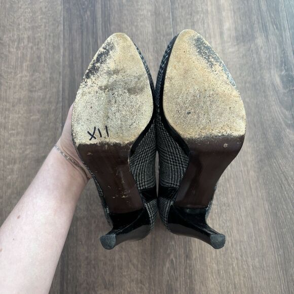 Stuart Weitzman Marianne Women's Size 8.5M US Black Wool Plaid Harness Pumps - Picture 8 of 9